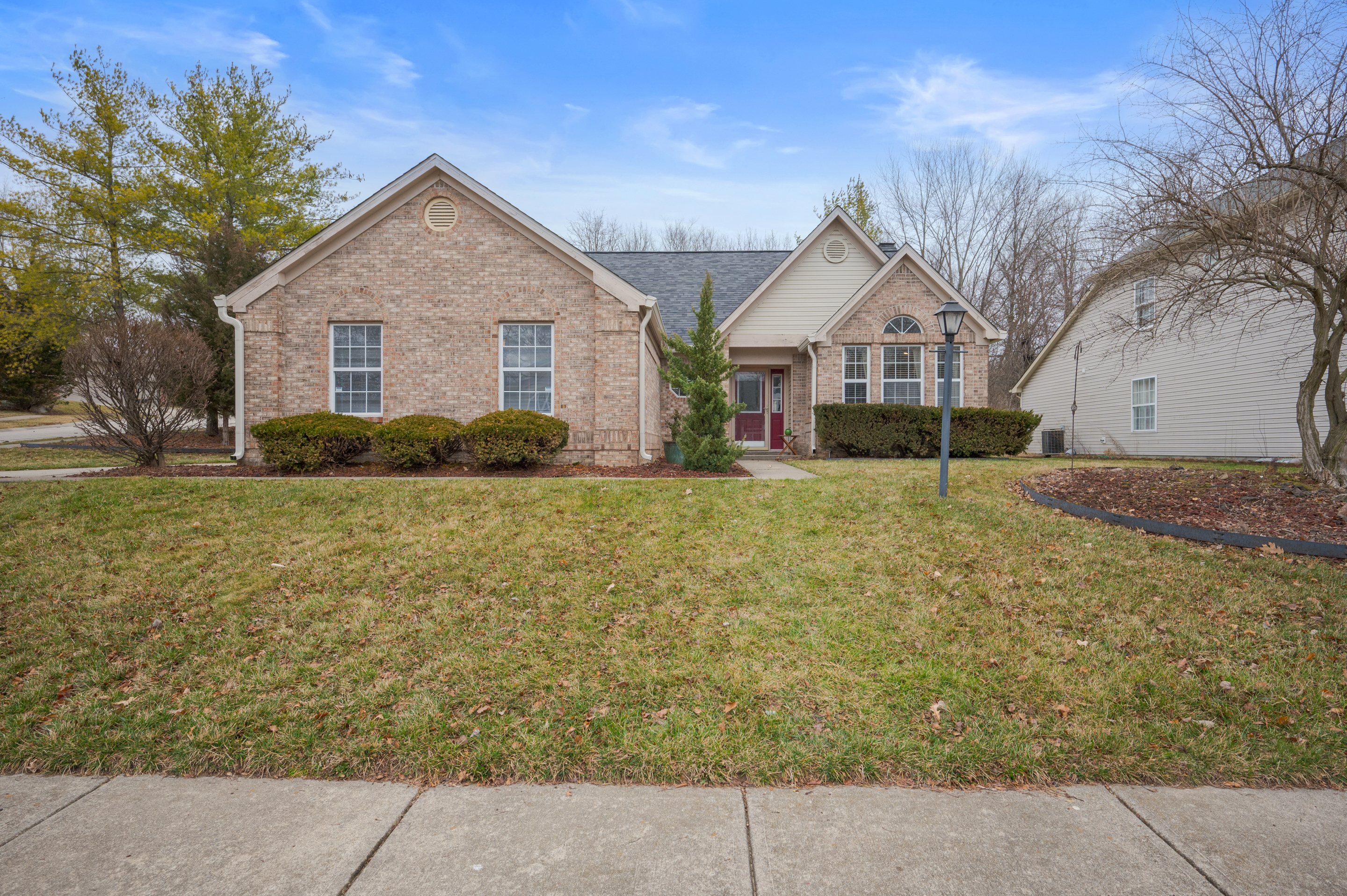 5635 Rundle Court Indianapolis, IN 46220 - Photo 3 of 32 Gallery Image 3