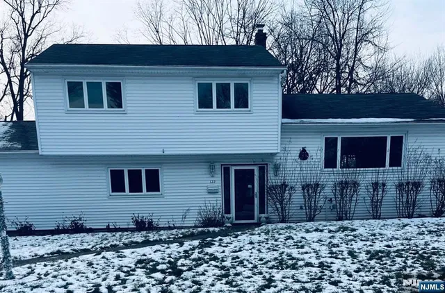 $599,999 | 122 Webster Drive, Wayne, NJ 07470