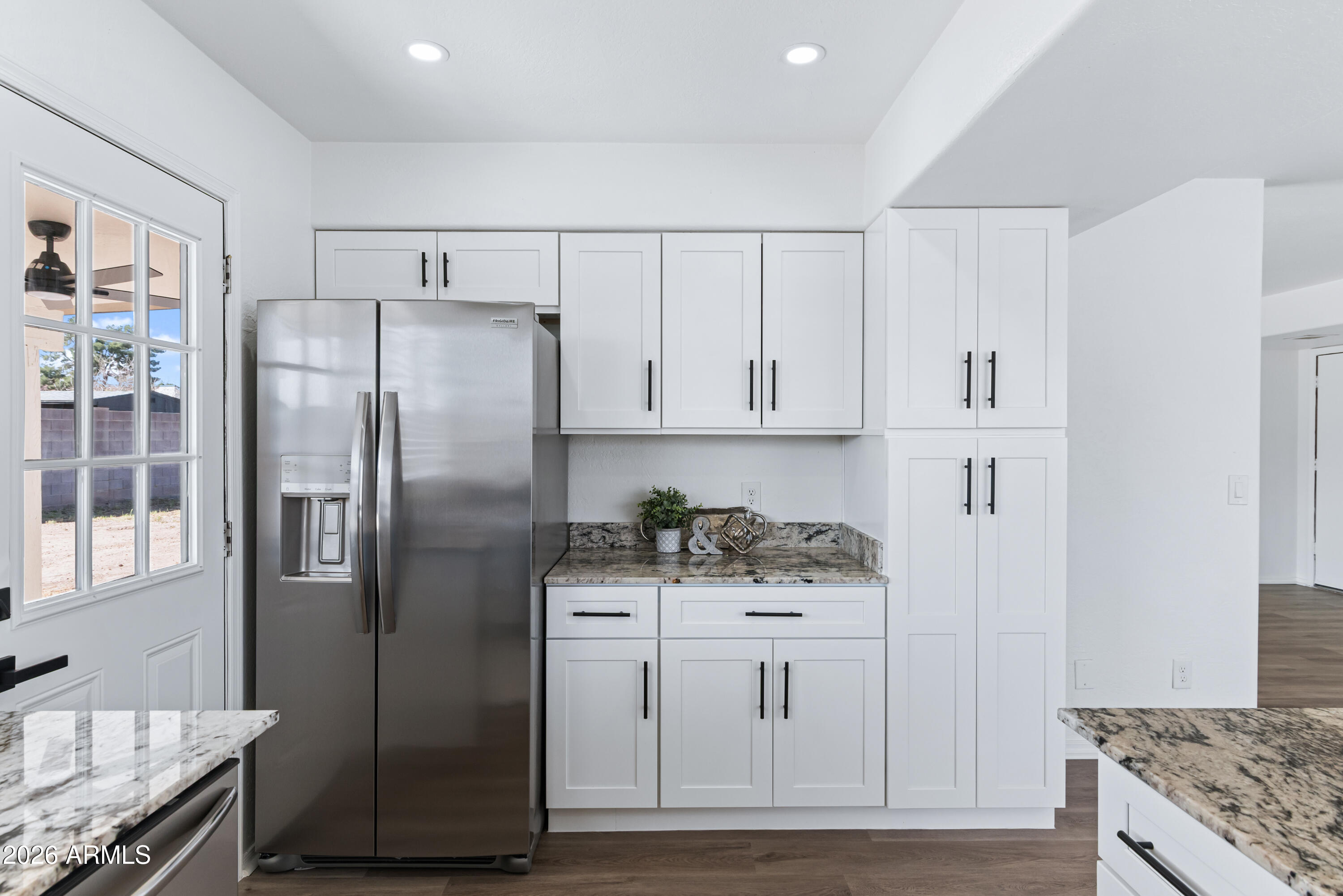 525 West El Prado Road Chandler, AZ 85225 - Photo 15 of 48 Kitchen