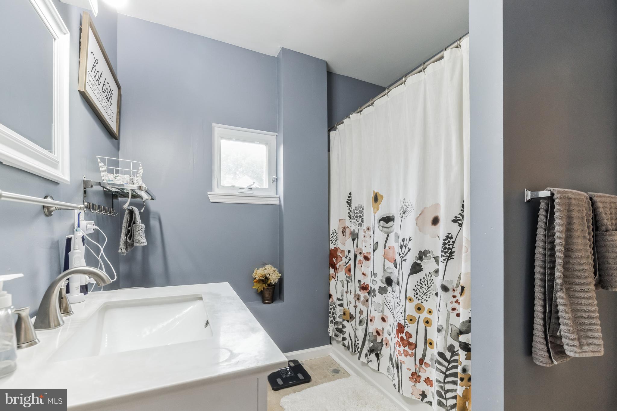 19 James Road Hatboro, PA 19040 - Photo 20 of 31 Attached bathroom