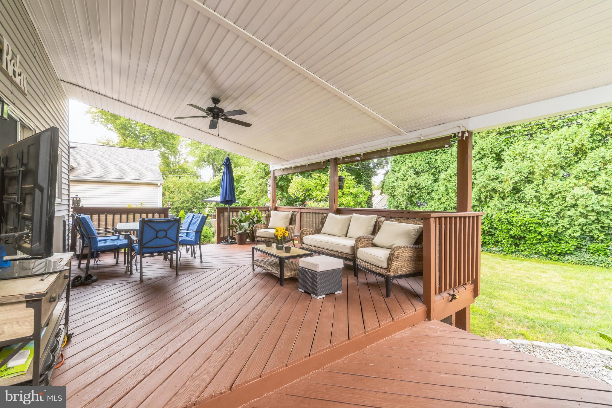 19 James Road Hatboro, PA 19040 - Photo 26 of 31 Back Deck