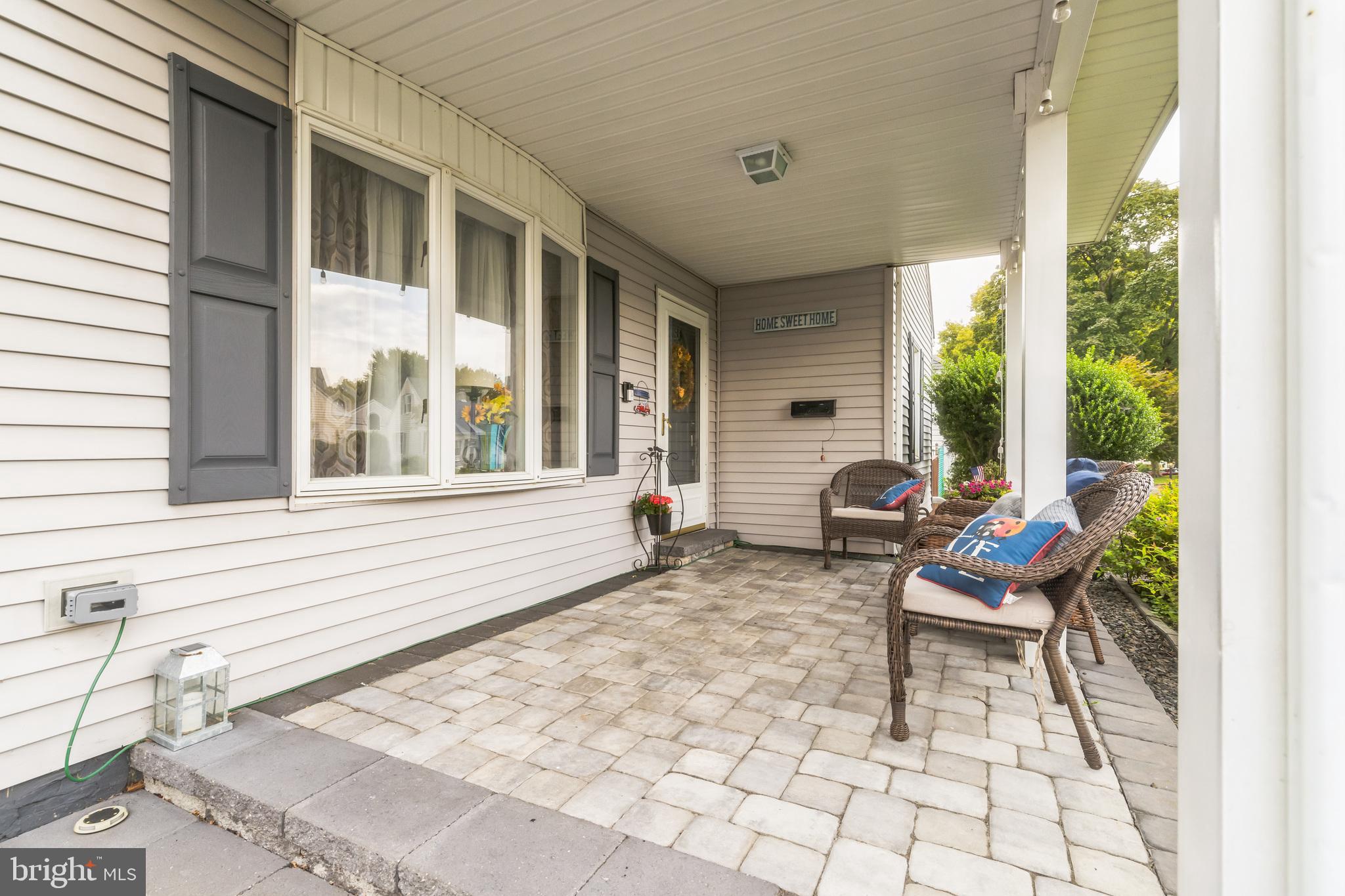 19 James Road Hatboro, PA 19040 - Photo 3 of 31 Front porch