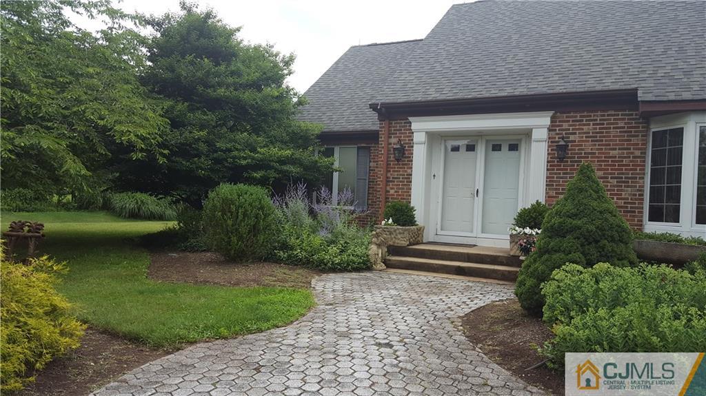 160 Friendship Road Cranbury, NJ 08512 - Photo 2 of 25 Gallery Image 2