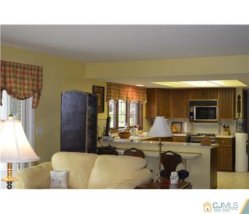 160 Friendship Road Cranbury, NJ 08512 - Photo 11 of 25 Gallery Image 11