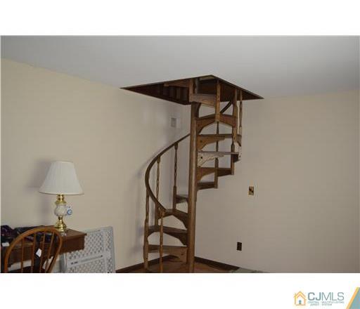 160 Friendship Road Cranbury, NJ 08512 - Photo 17 of 25 Gallery Image 17