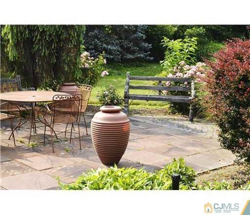 160 Friendship Road Cranbury, NJ 08512 - Photo 19 of 25 Gallery Image 19