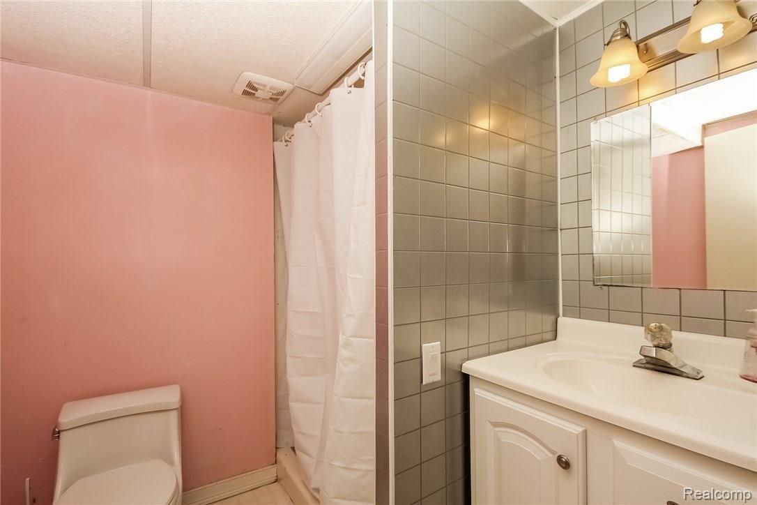 5650 Warren Road Ann Arbor, MI 48105 - Photo 55 of 70 057-Bathroom-2737529-medium.jpg