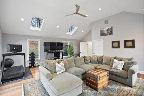 $1,199,000 | 41 Deer Hill Road, Redding, CT 06896