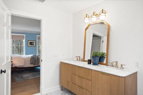 $1,199,000 | 41 Deer Hill Road, Redding, CT 06896