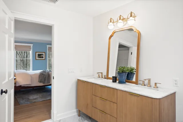 $1,199,000 | 41 Deer Hill Road, Redding, CT 06896