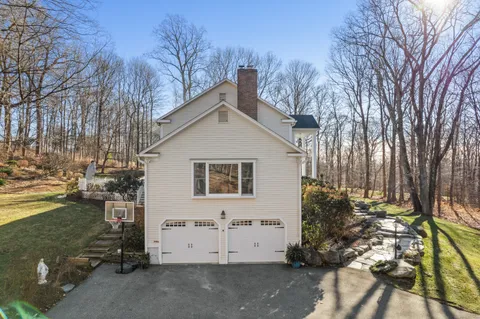 $1,199,000 | 41 Deer Hill Road, Redding, CT 06896
