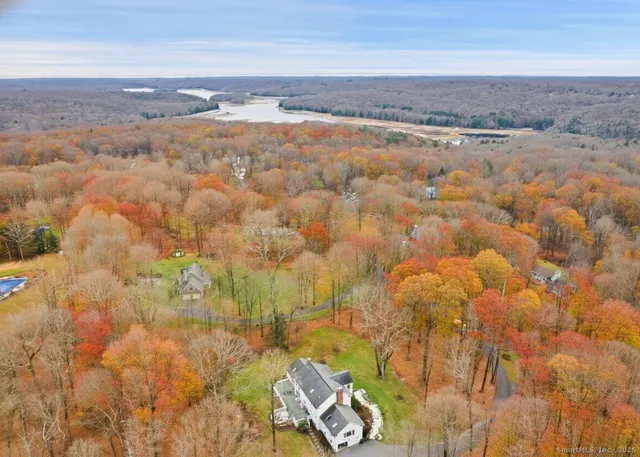 $1,199,000 | 41 Deer Hill Road, Redding, CT 06896