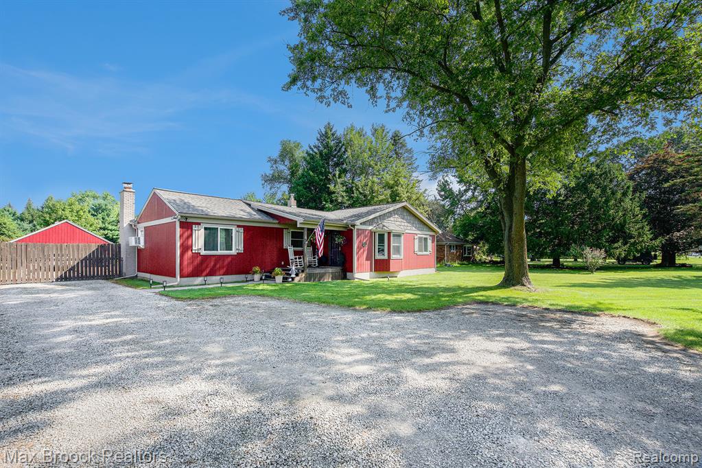 46870 Bemis Road Belleville, MI 48111 - Photo 4 of 16