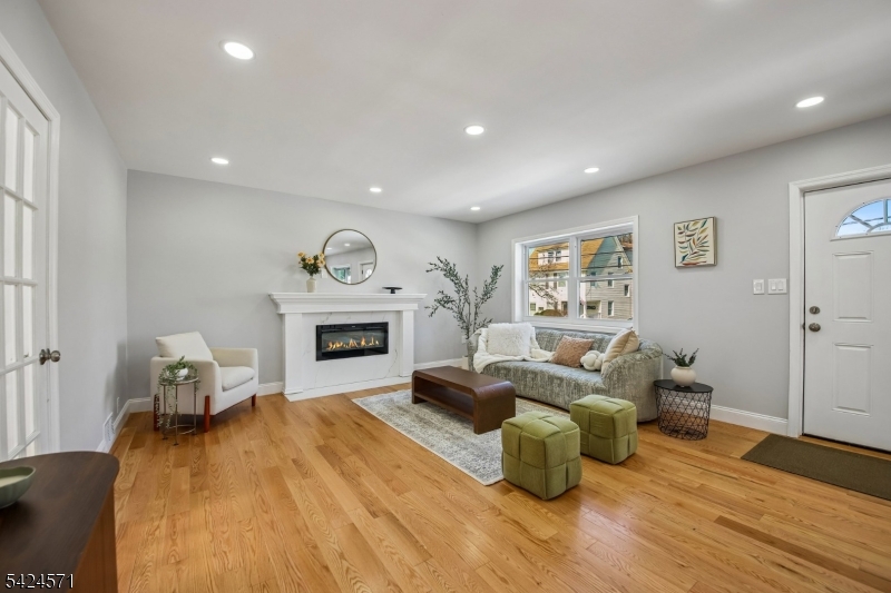 20 Edgar Street Summit, NJ 07901 - Photo 2 of 37