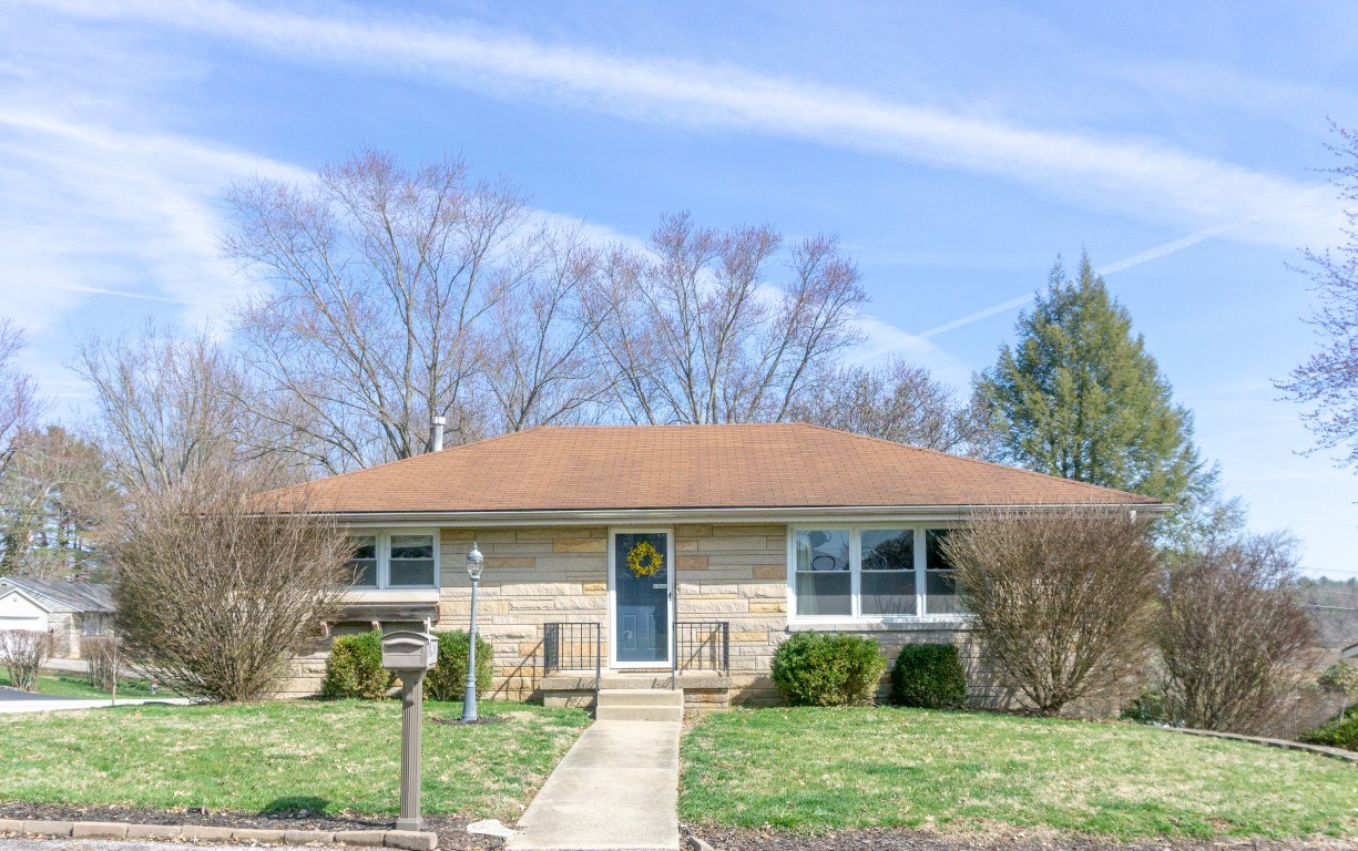 592 West Green Road Bloomington, IN 47403 - Photo 3 of 26 Gallery Image 3