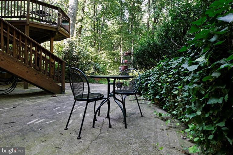 12104 Stirrup Road Reston, VA 20191 - Photo 20 of 27 a view of an outdoor space with sitting area