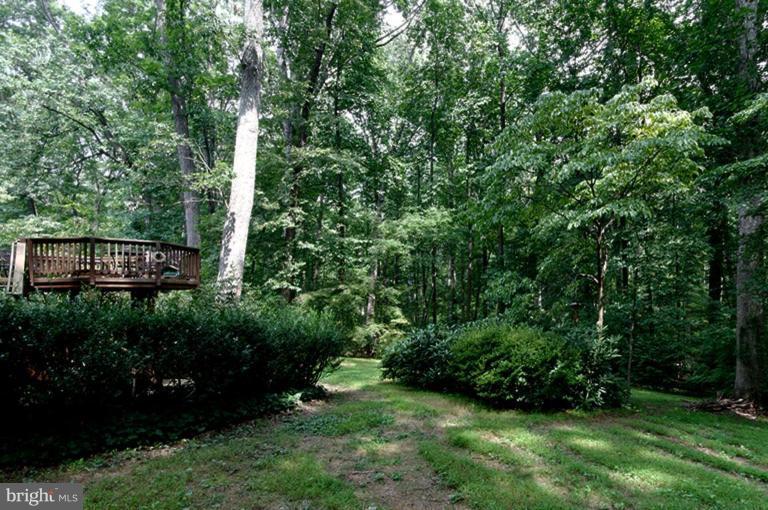 12104 Stirrup Road Reston, VA 20191 - Photo 3 of 27 a view of an outdoor space