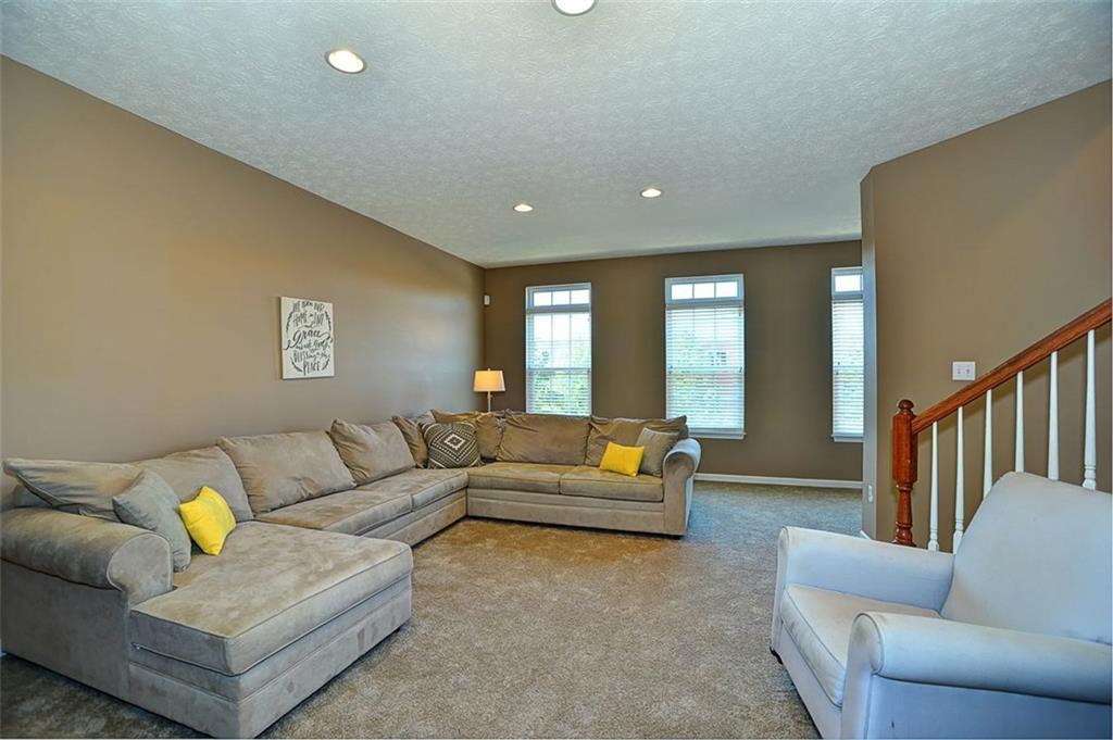 2011 Village Run Road Wexford, PA 15090 - Photo 4 of 19 Living Room/Family Room