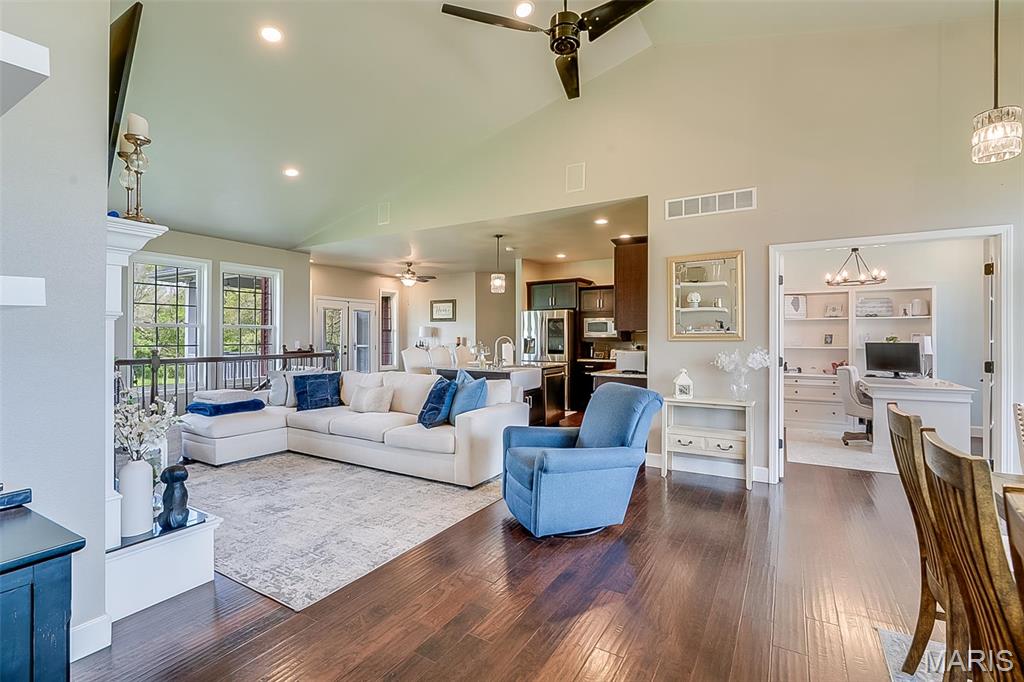 9120 Rezy Road Staunton, IL 62088 - Photo 15 of 62
