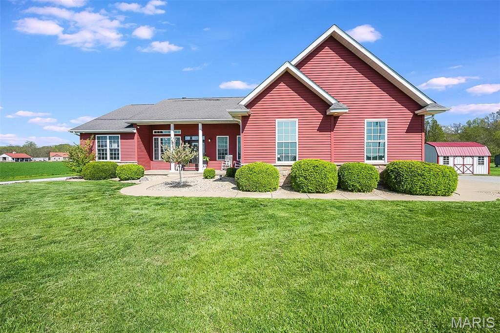 9120 Rezy Road Staunton, IL 62088 - Photo 2 of 62