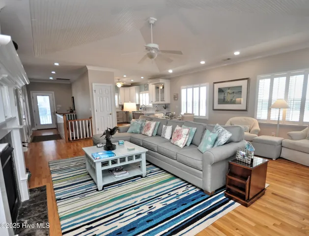 $1,390,000 | 44 Cumberland Street, Ocean Isle Beach, NC 28469