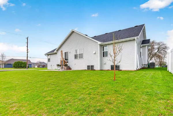 $549,900 | 3309 East Aquamarine Avenue, Appleton, WI 54913