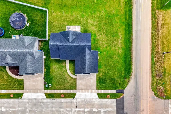 $549,900 | 3309 East Aquamarine Avenue, Appleton, WI 54913