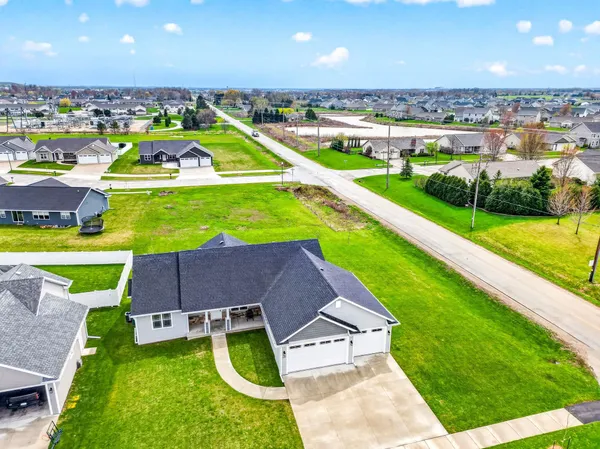 $549,900 | 3309 East Aquamarine Avenue, Appleton, WI 54913