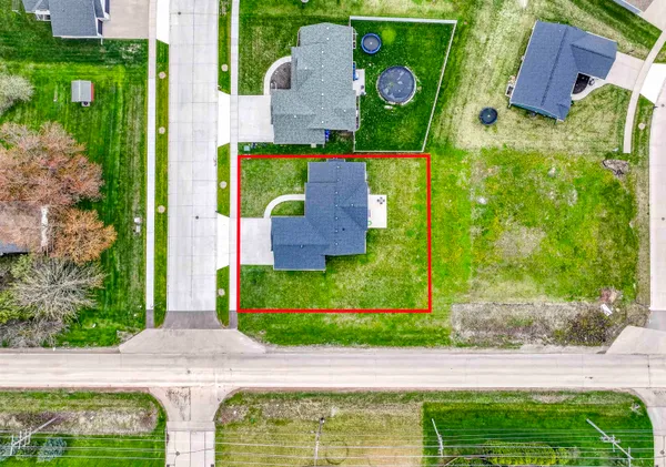 $549,900 | 3309 East Aquamarine Avenue, Appleton, WI 54913