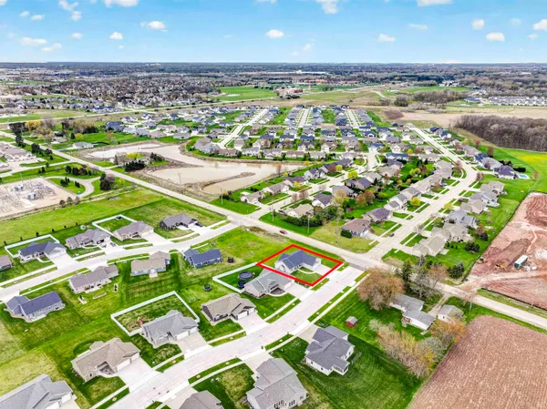$549,900 | 3309 East Aquamarine Avenue, Appleton, WI 54913