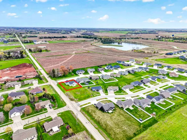 $549,900 | 3309 East Aquamarine Avenue, Appleton, WI 54913