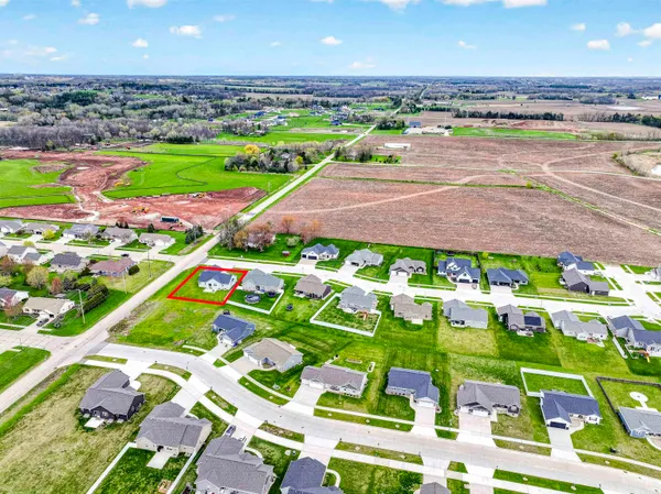 $549,900 | 3309 East Aquamarine Avenue, Appleton, WI 54913