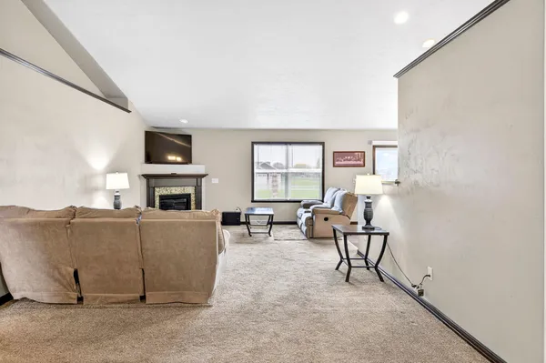 $549,900 | 3309 East Aquamarine Avenue, Appleton, WI 54913