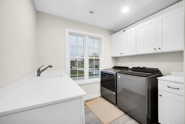 $3,800 | 2111 Easton Park Drive, Chesterton, IN 46304