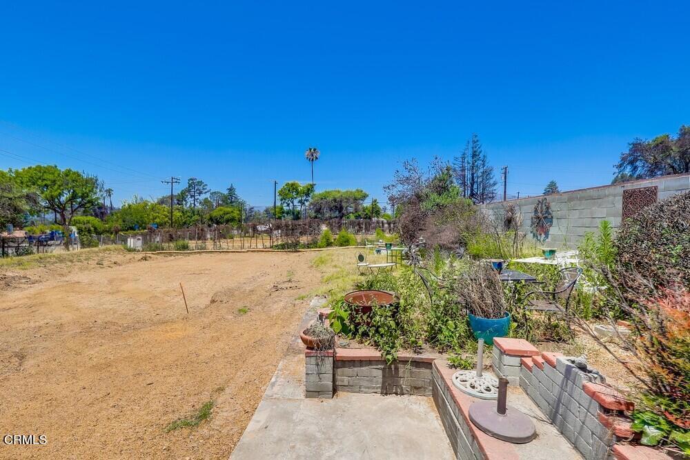 385 East Mariposa Street Altadena, CA 91001 - Photo 17 of 35 385-e-mariposa-st-020_web