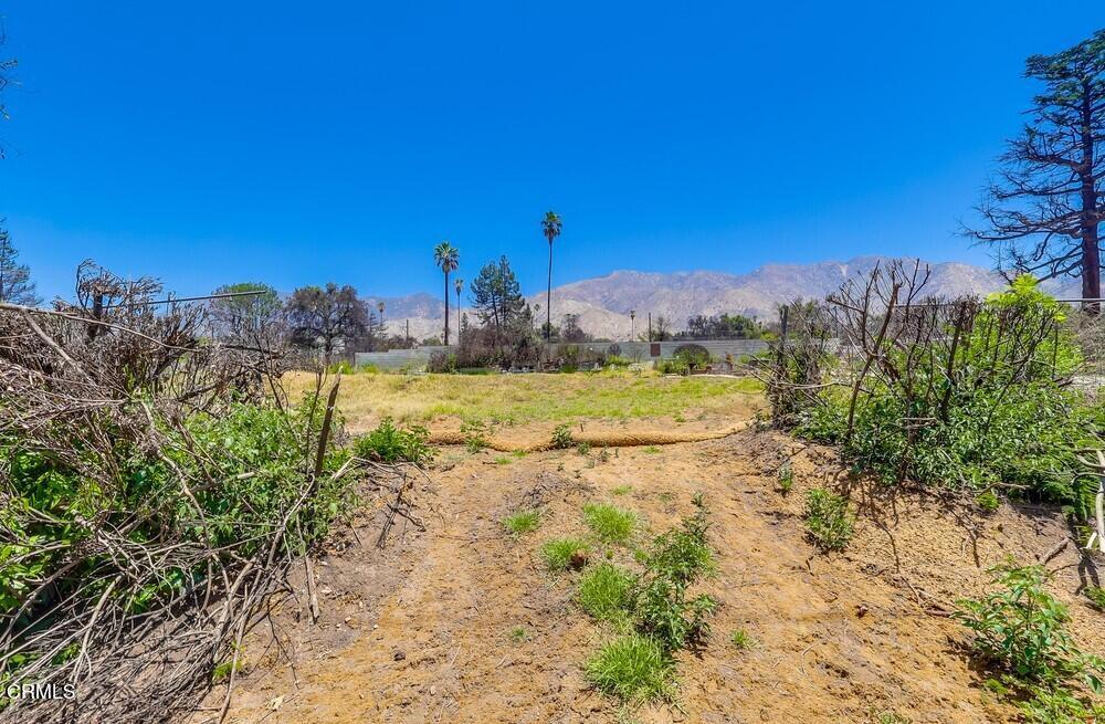 385 East Mariposa Street Altadena, CA 91001 - Photo 7 of 35 385-e-mariposa-st-009_web