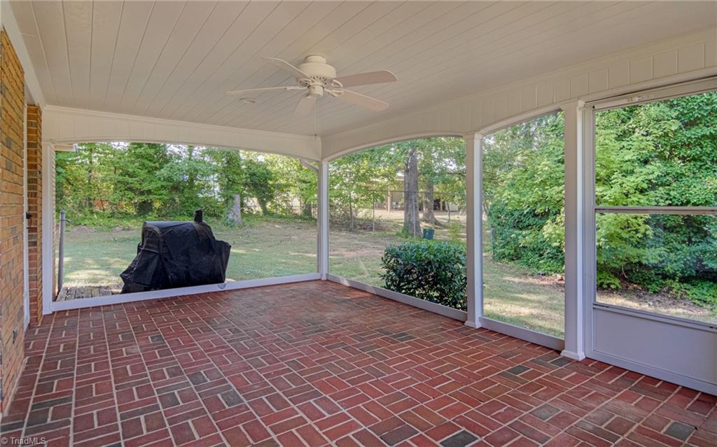 122 Pine Street King, NC 27021 - Photo 7 of 30