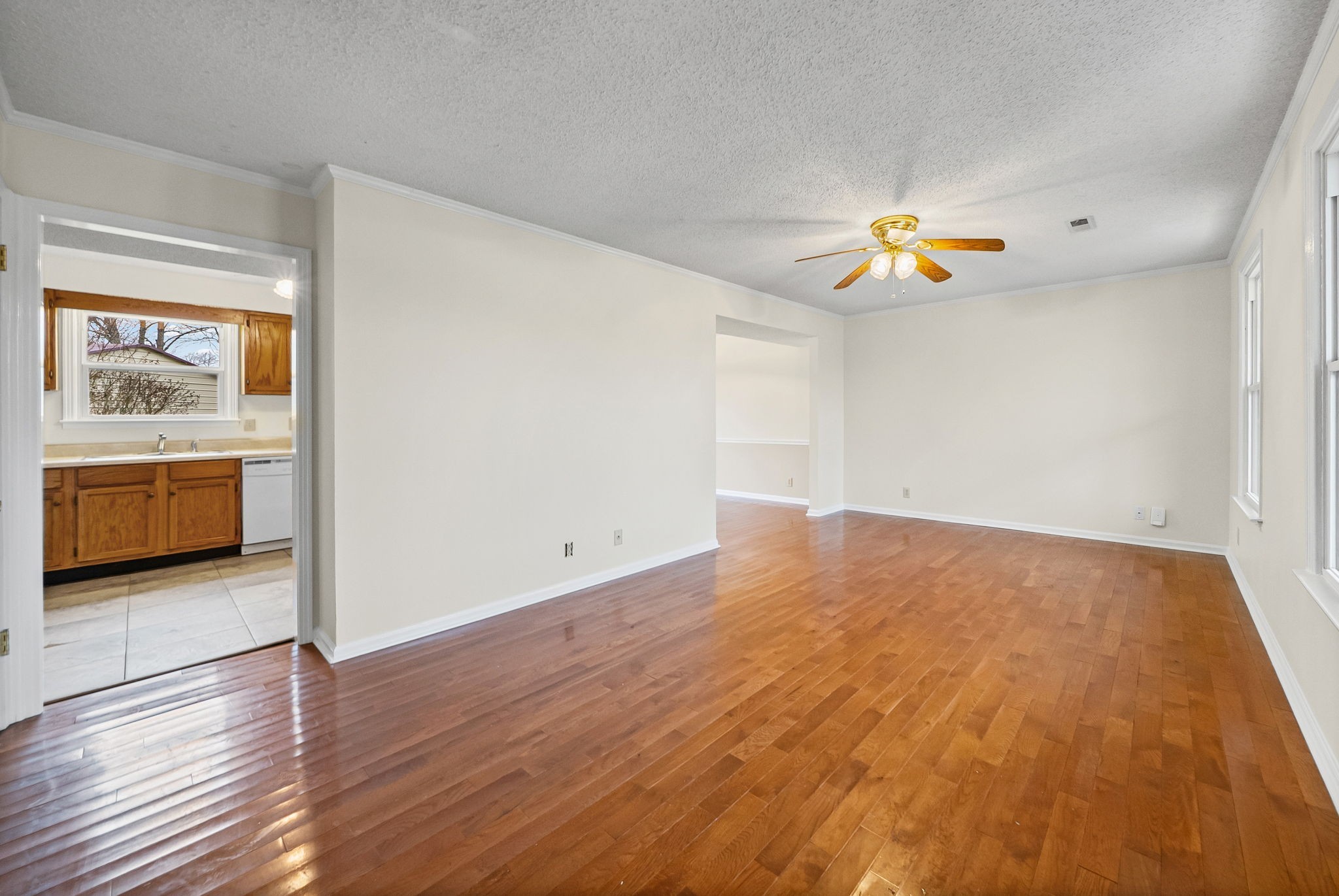 1128 Tobacco Road Clarksville, TN 37042 - Photo 3 of 33