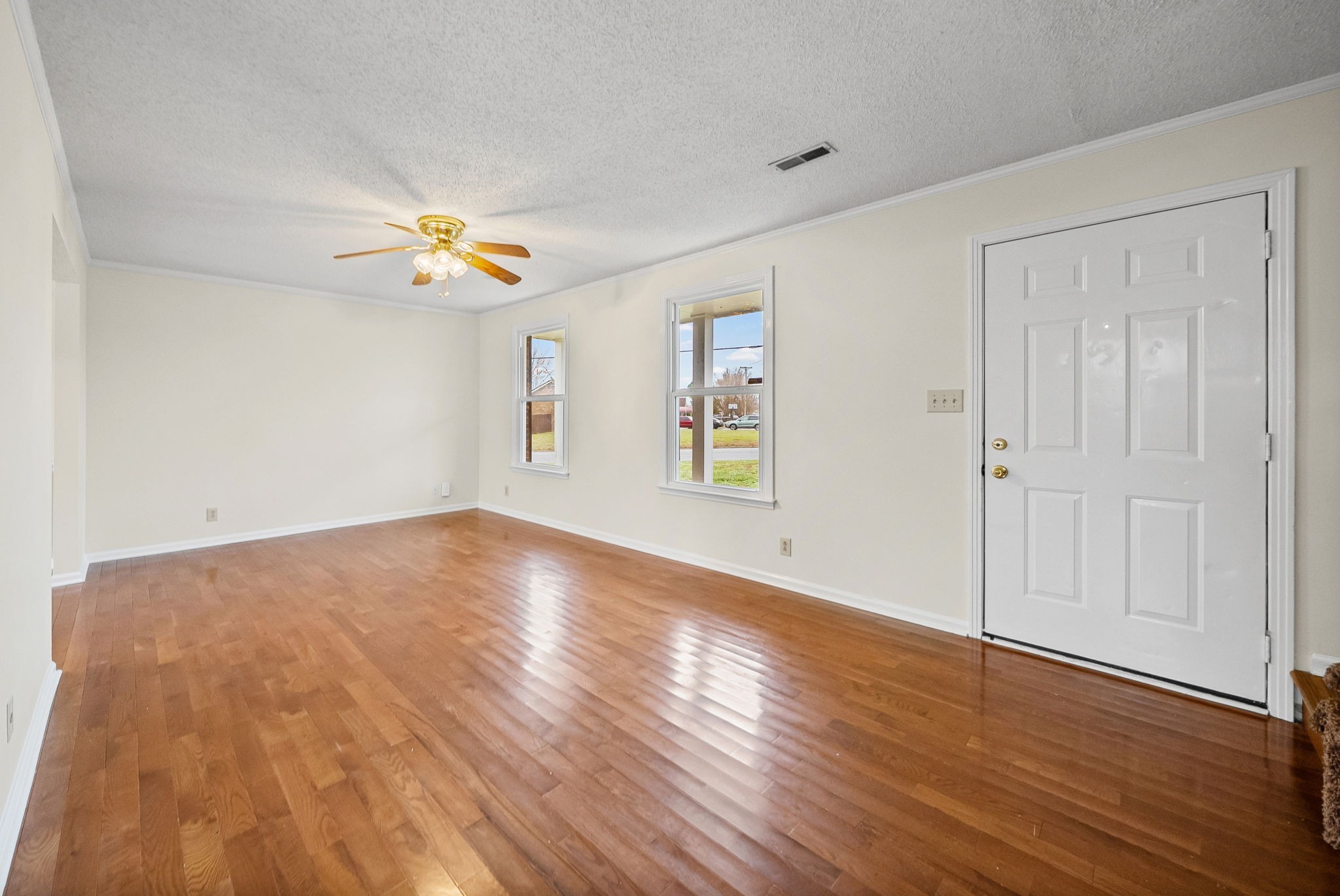 1128 Tobacco Road Clarksville, TN 37042 - Photo 4 of 33