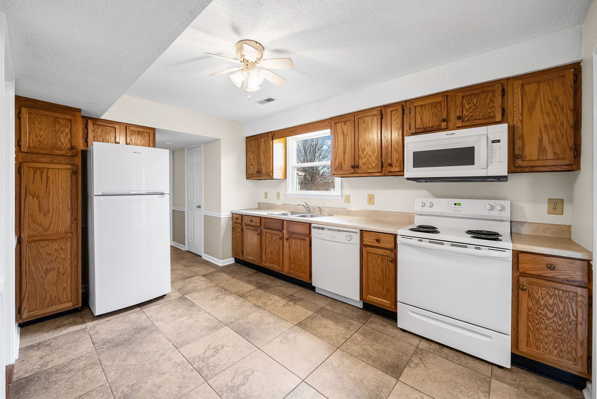 1128 Tobacco Road Clarksville, TN 37042 - Photo 10 of 33