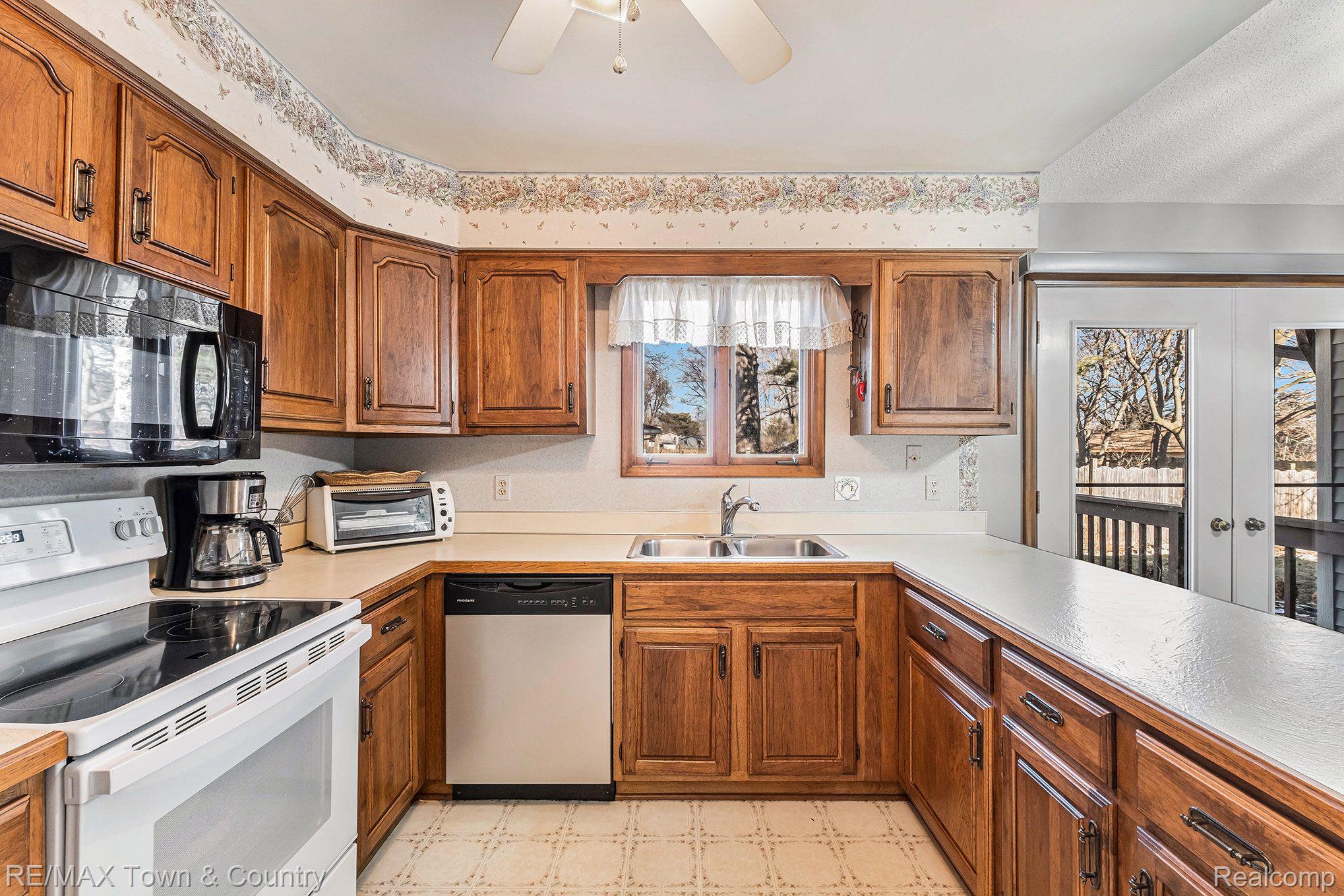 1433 Flushing Road Flushing, MI 48433 - Photo 9 of 28 Gallery Image 9