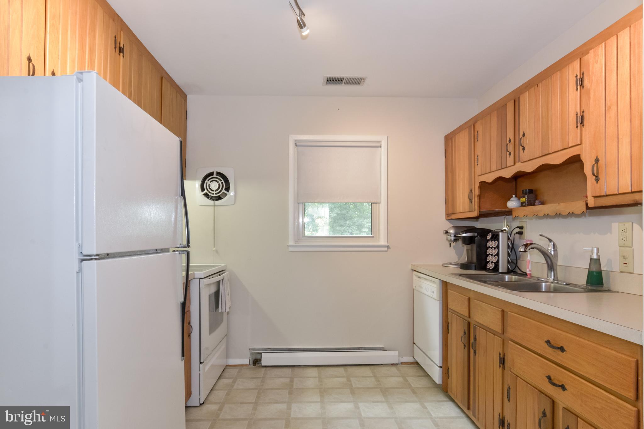 14130 Grayson Road Woodbridge, VA 22191 - Photo 10 of 30 Kitchen