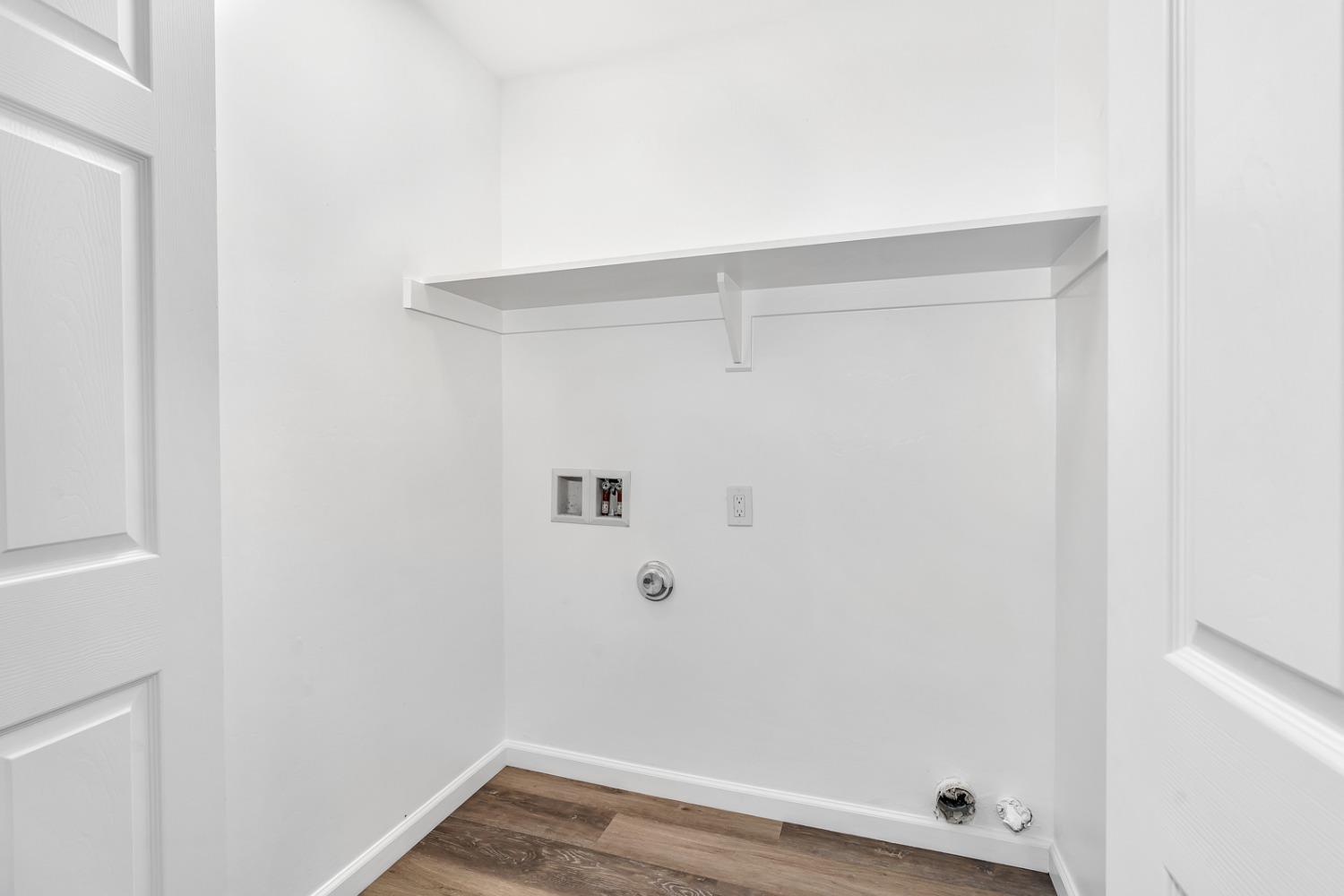 13612 Dromore Court Bakersfield, CA 93314 - Photo 28 of 35 a view of small space