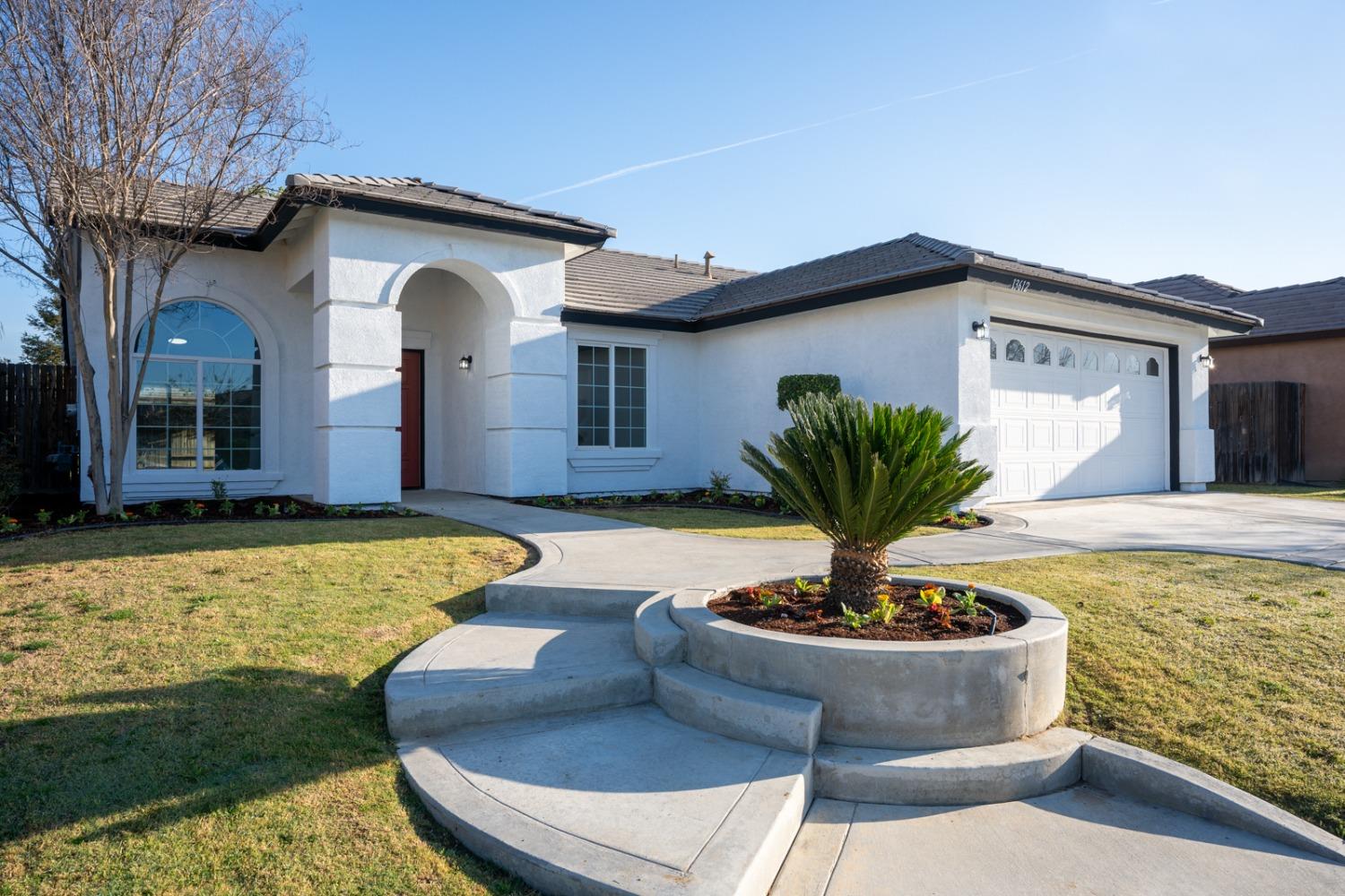13612 Dromore Court Bakersfield, CA 93314 - Photo 4 of 35 a view of house with swimming pool outdoor seating