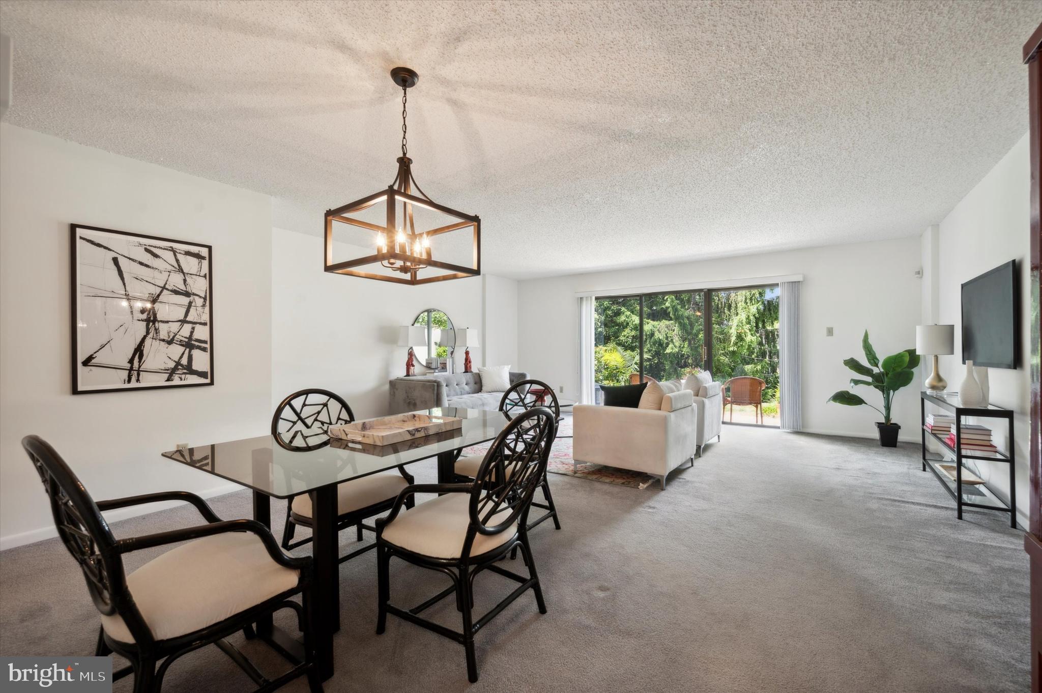 957 Putnam Boulevard Wallingford, PA 19086 - Photo 5 of 14 Living Room
