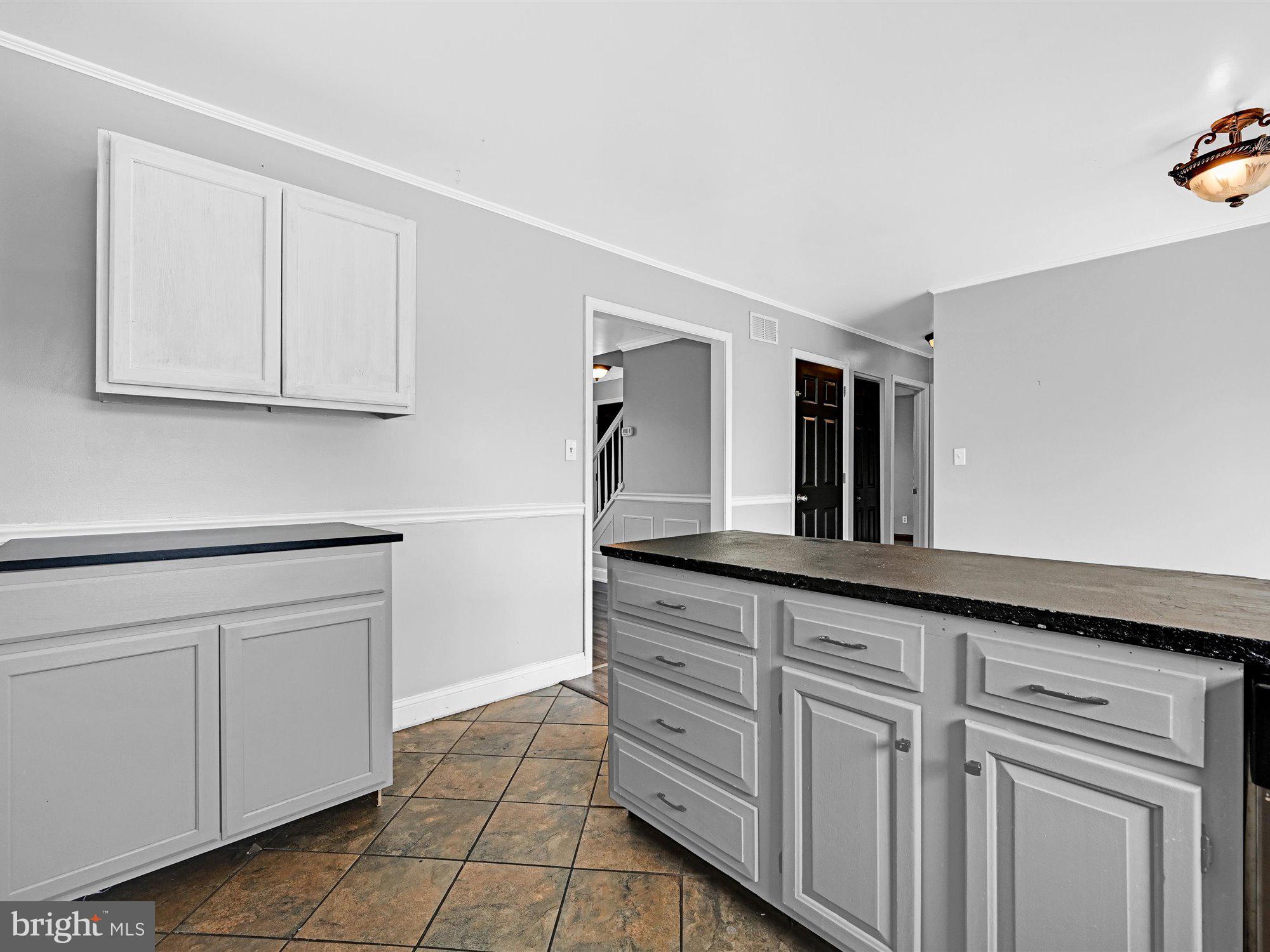 2702 Shumaker Road Manheim, PA 17545 - Photo 11 of 27
