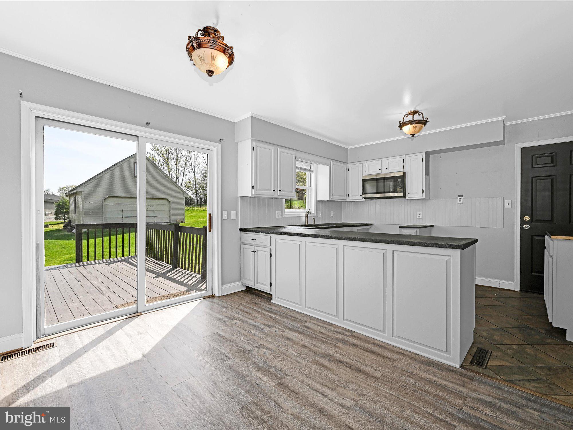 2702 Shumaker Road Manheim, PA 17545 - Photo 7 of 27
