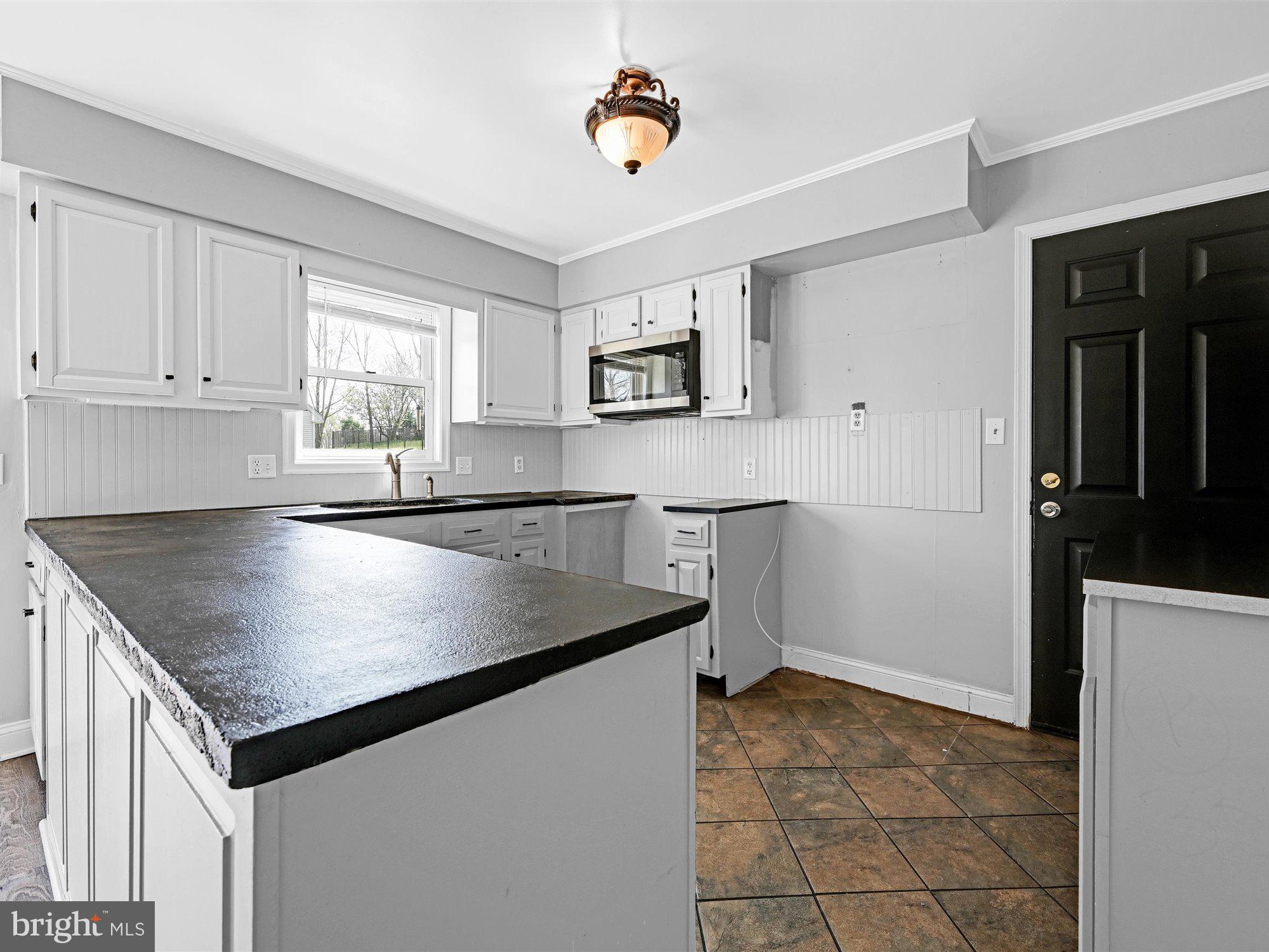 2702 Shumaker Road Manheim, PA 17545 - Photo 9 of 27