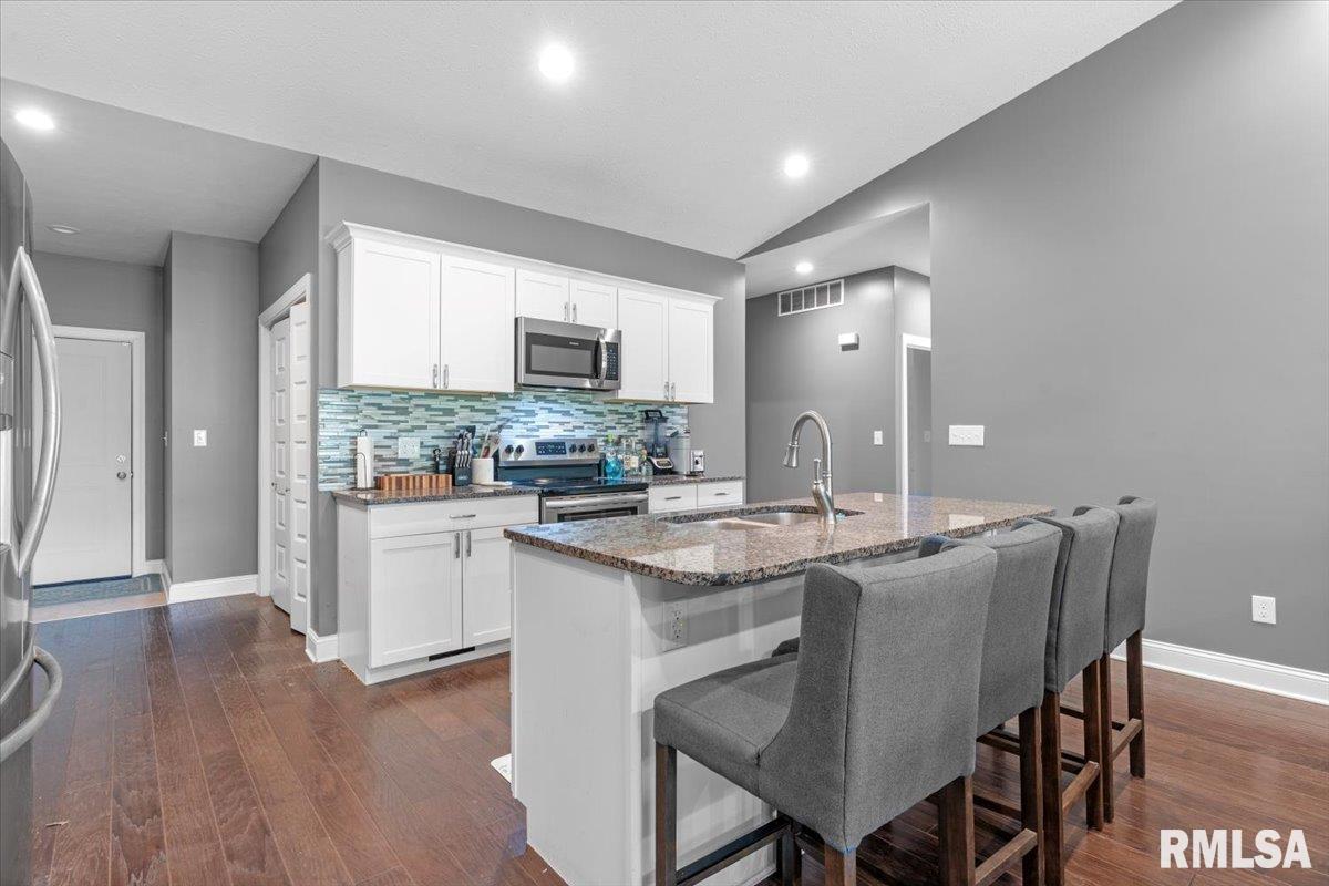 302 Harbor Point Place Springfield, IL 62712 - Photo 15 of 38 Gallery Image 15