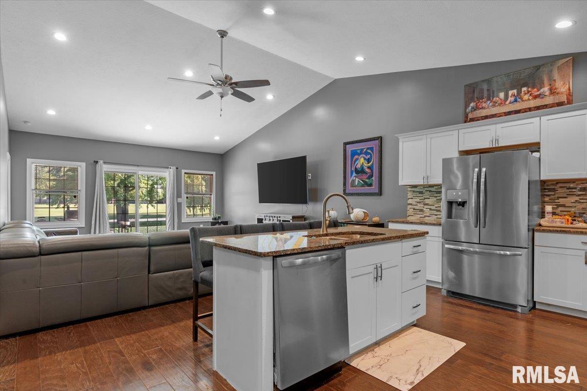 302 Harbor Point Place Springfield, IL 62712 - Photo 8 of 38 Gallery Image 8